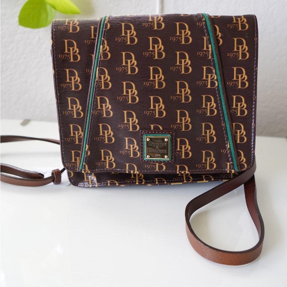 Dooney & Bourke bag